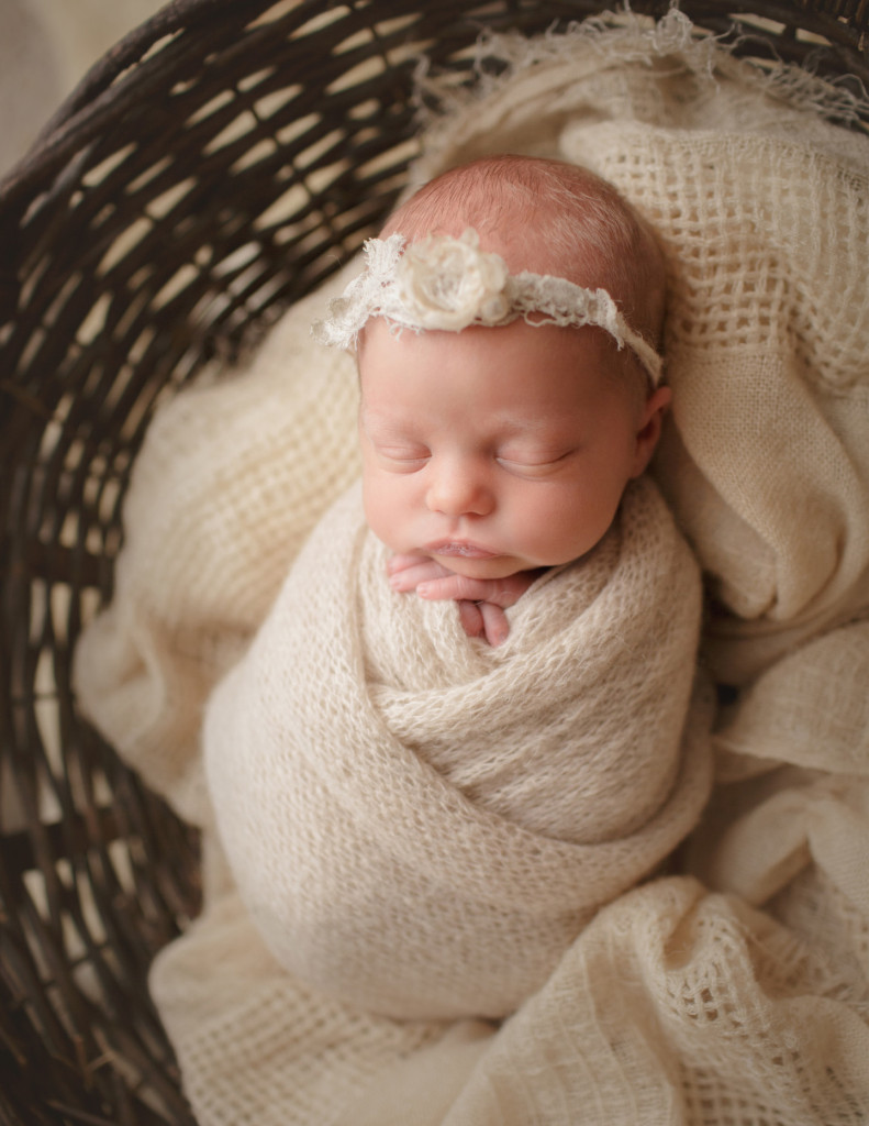 Geneva, IL Photographer | Things to Consider when Booking your Newborn Photographer