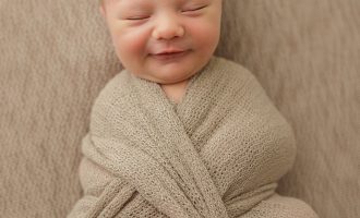 Chicagoland newborn portrait photographer